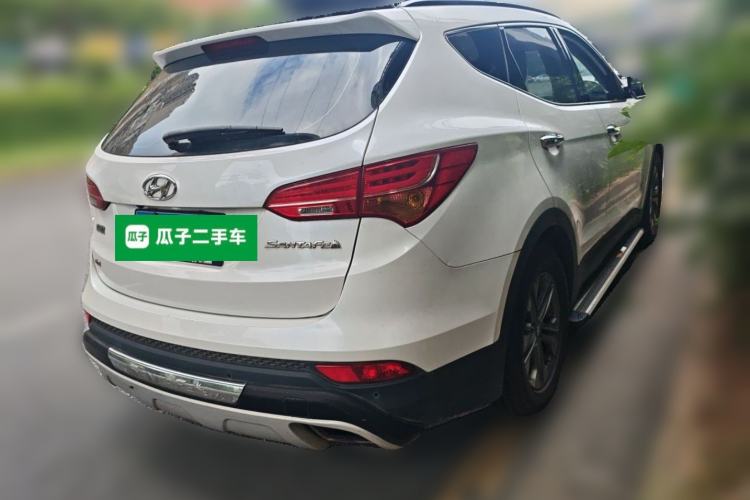 Used Hyundai Santa Fe 2013 2.4L Automatic Two-Wheel Drive Smart Version Rear Right 45 Deg