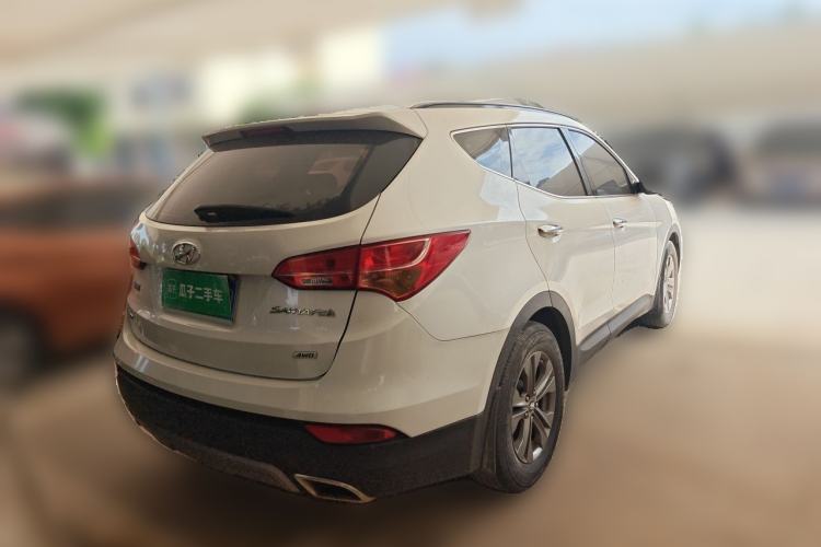 Used Hyundai Santa Fe 2013 2.4L Automatic Two-Wheel Drive Smart Version Rear Right 45 Deg