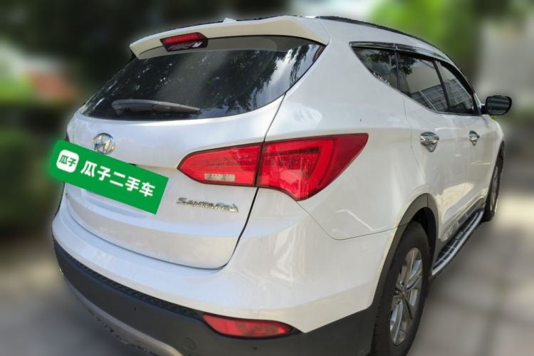 Used Hyundai Santa Fe 2013 2.4L Automatic Two-Wheel Drive Smart Version Rear Right 45 Deg