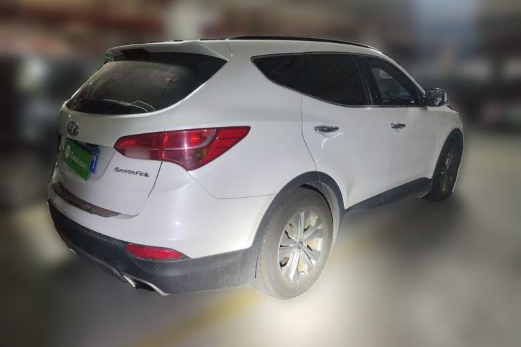 Used Hyundai Santa Fe 2013 2.4L Automatic Two-Wheel Drive Smart Version Rear Right 45 Deg
