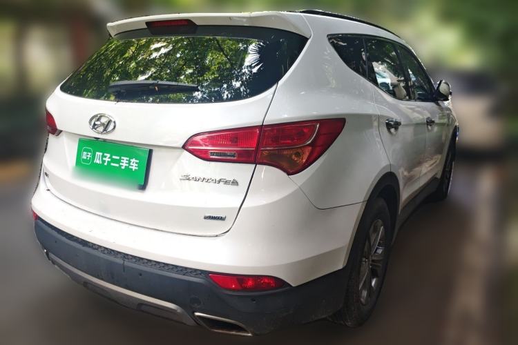 Used Hyundai Santa Fe 2013 2.4L Automatic 4x4 Smart Version Rear Right 45 Deg