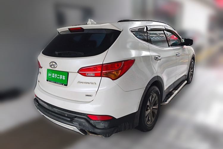 Used Hyundai Santa Fe 2013 2.4L Automatic 4x4 Smart Version Rear Right 45 Deg
