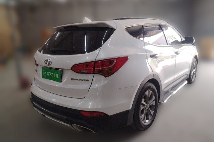 Used Hyundai Santa Fe 2013 2.4L Automatic Two-Wheel Drive Smart Version Rear Right 45 Deg