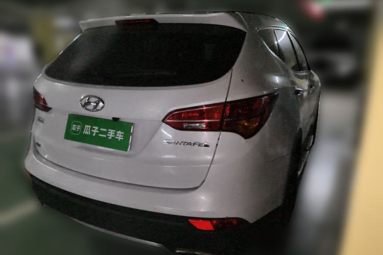 Used Hyundai Santa Fe 2013 2.4L Automatic Two-Wheel Drive Smart Version Rear Right 45 Deg
