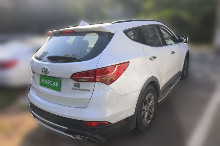 Used Hyundai Santa Fe 2013 2.4L Automatic Two-Wheel Drive Smart Version Rear Right 45 Deg