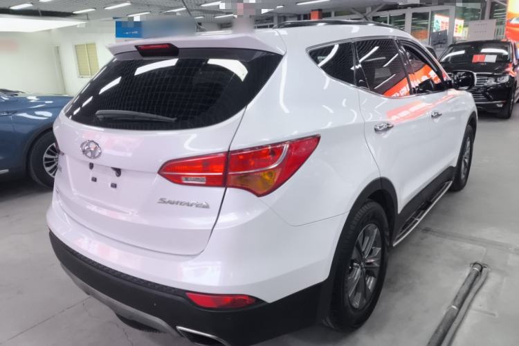 Used Hyundai Santa Fe 2013 2.4L Automatic Two-Wheel Drive Smart Version Rear Right 45 Deg
