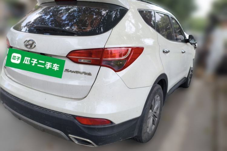 Used Hyundai Santa Fe 2013 2.4L Automatic Two-Wheel Drive Smart Version Rear Right 45 Deg