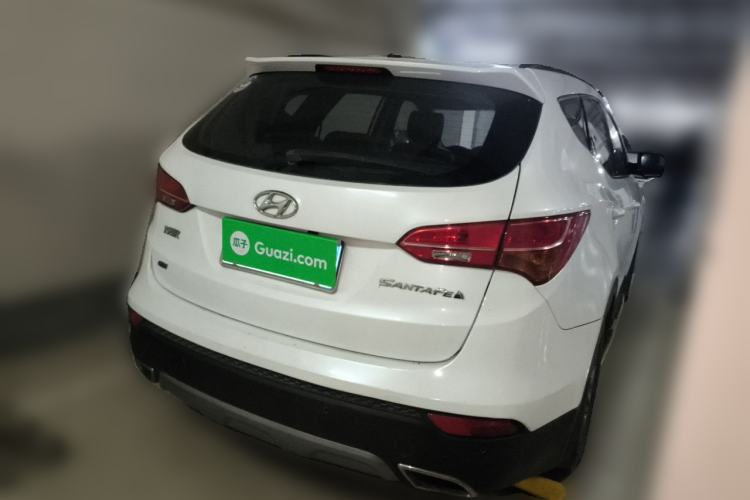 Used Hyundai Santa Fe 2013 2.4L Manual Two-Wheel Drive Comfort Version Rear Right 45 Deg