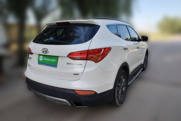 Used Hyundai Santa Fe 2013 2.4L Automatic 4x4 Smart Version Rear Right 45 Deg