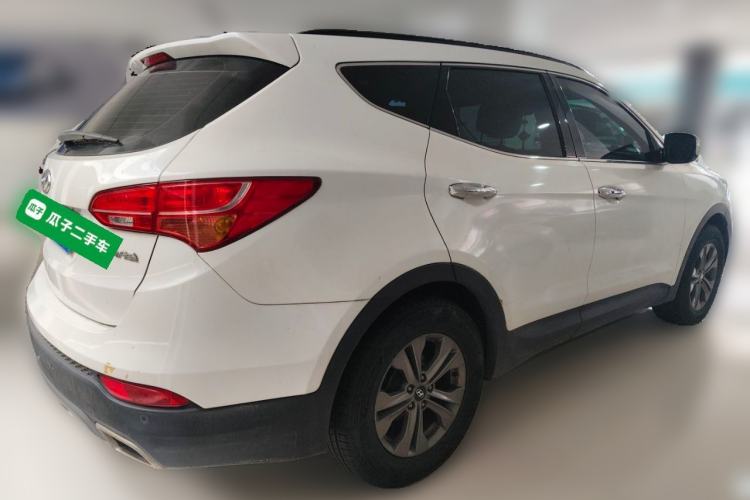 Used Hyundai Santa Fe 2013 2.4L Automatic Two-Wheel Drive Smart Version Rear Right 45 Deg