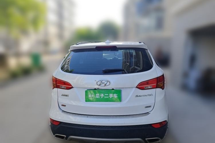 Used Hyundai Santa Fe 2013 Revised Version 2.4L Automatic All-Wheel Drive Smart Type Rear