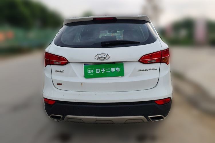 Used Hyundai Santa Fe 2013 2.4L Automatic Two-Wheel Drive Smart Version Rear