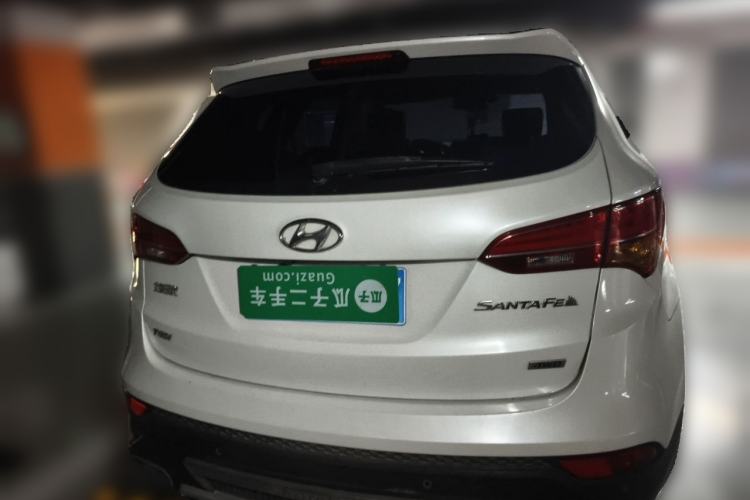 Used Hyundai Santa Fe 2013 Revised Version 2.0T Automatic All-Wheel Drive Top-Tier Trim Rear