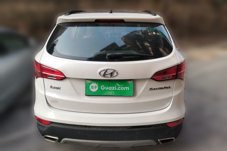 Used Hyundai Santa Fe 2013 2.4L Automatic Two-Wheel Drive Smart Version Rear