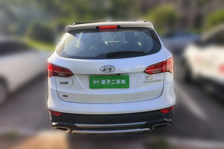 Used Hyundai Santa Fe 2013 2.4L Automatic Two-Wheel Drive Smart Version Rear