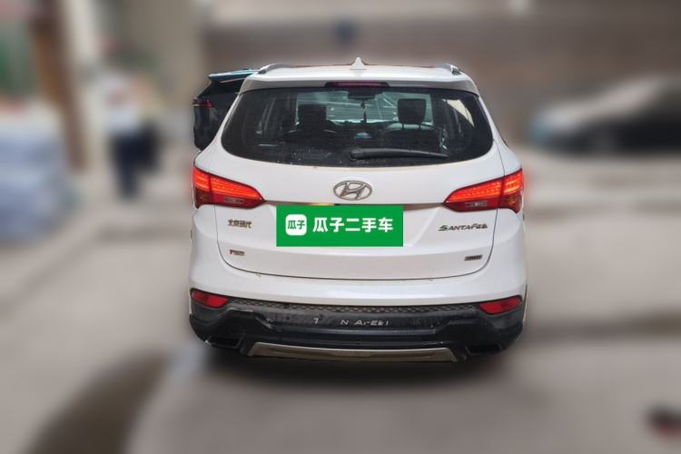 Used Hyundai Santa Fe 2013 2.0T Automatic All-Wheel Drive Top Trim Rear