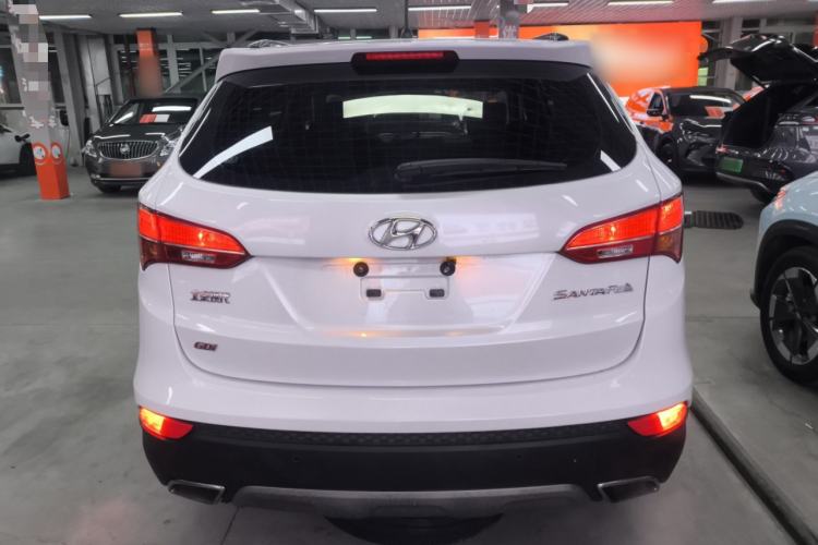 Used Hyundai Santa Fe 2013 2.4L Automatic Two-Wheel Drive Smart Version Rear