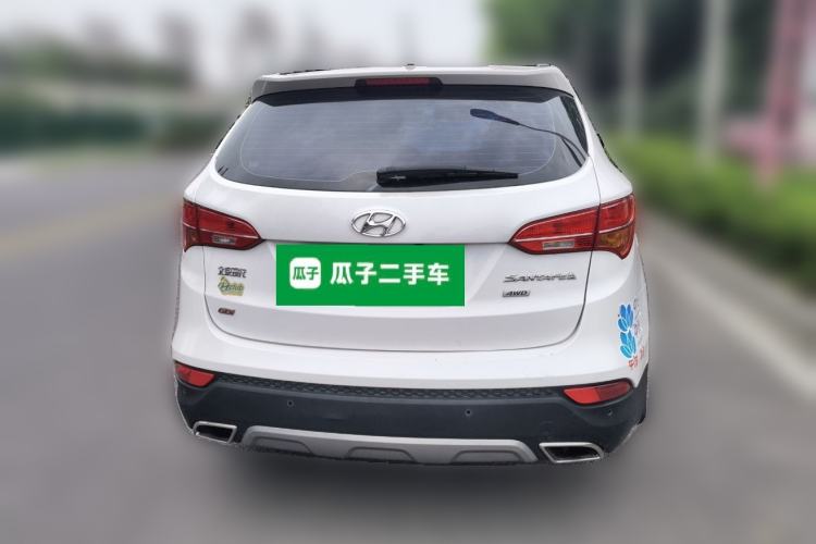 Used Hyundai Santa Fe 2013 2.4L Automatic Two-Wheel Drive Smart Version Rear