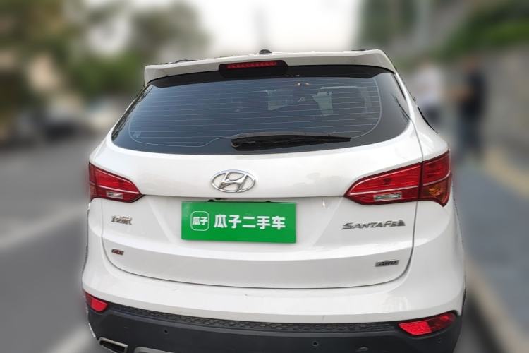 Used Hyundai Santa Fe 2013 Revised Version 2.4L Automatic All-Wheel Drive Smart Type Rear
