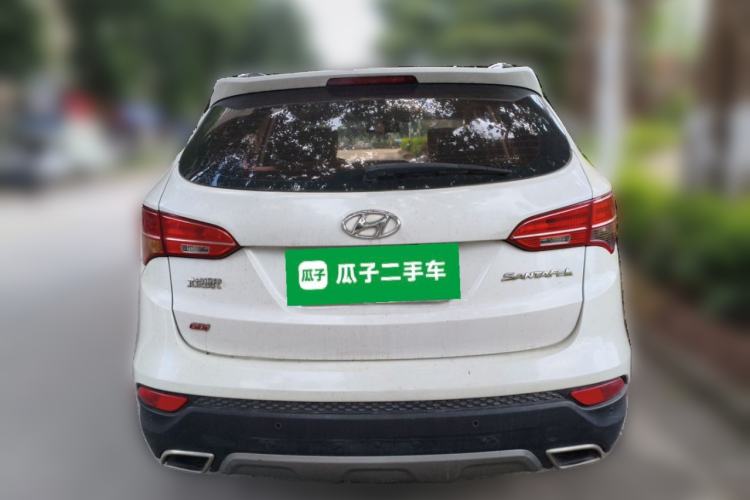 Used Hyundai Santa Fe 2013 2.4L Automatic Two-Wheel Drive Smart Version Rear