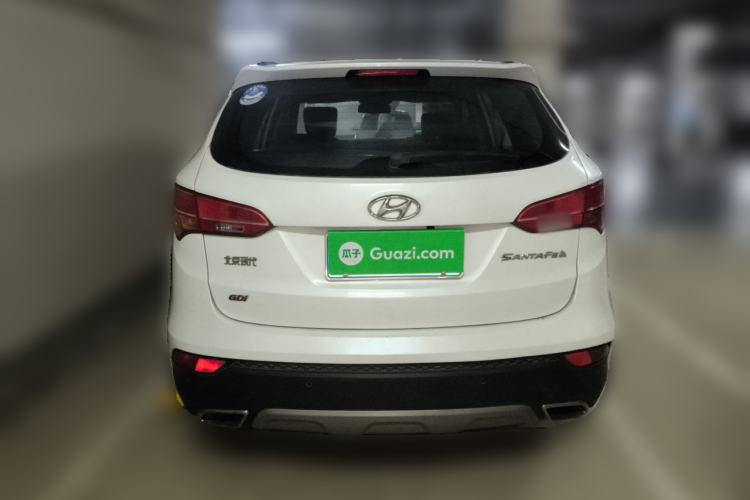 Used Hyundai Santa Fe 2013 2.4L Manual Two-Wheel Drive Comfort Version Rear