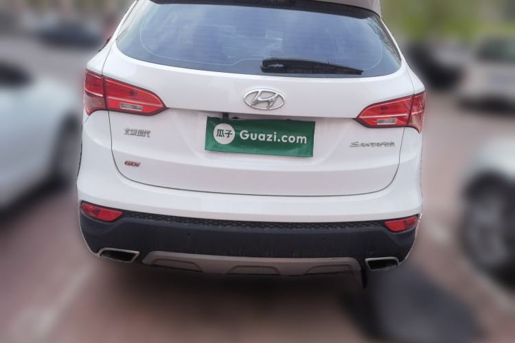 Used Hyundai Santa Fe 2013 2.4L Automatic Two-Wheel Drive Smart Version Rear