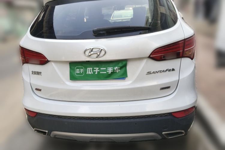 Used Hyundai Santa Fe 2013 Revised Version 2.4L Automatic All-Wheel Drive Luxury Trim Rear