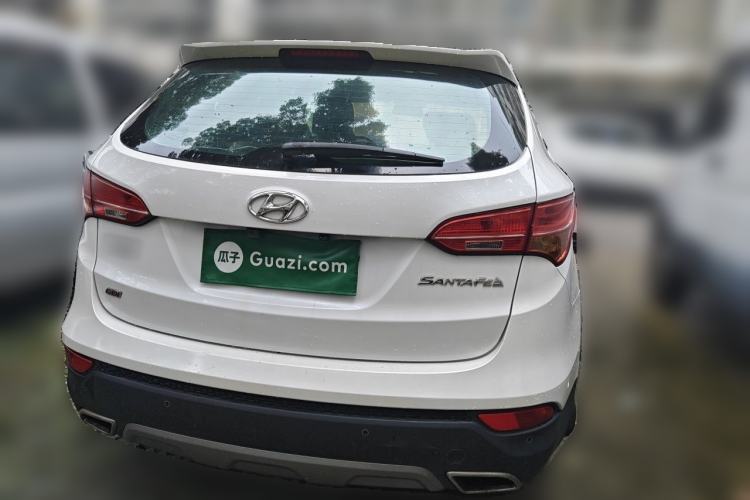 Used Hyundai Santa Fe 2013 2.4L Automatic Two-Wheel Drive Smart Version Rear