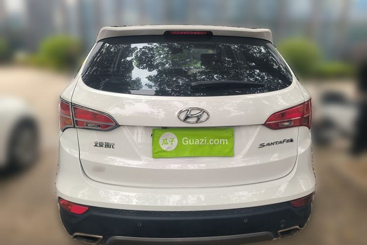Used Hyundai Santa Fe 2013 2.4L Automatic Two-Wheel Drive Smart Version Rear