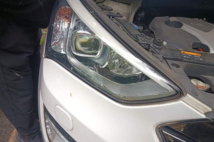 Used Hyundai Santa Fe 2013 Revised Version 2.0T Automatic All-Wheel Drive Prestige Edition Right Front Headlight