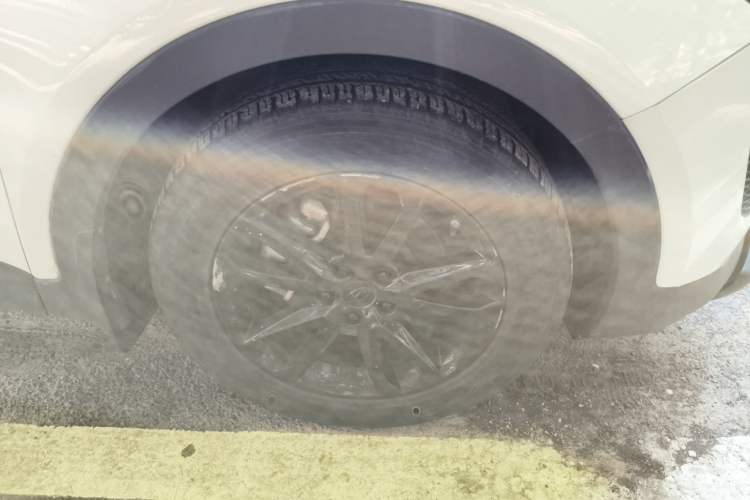 Used Hyundai Santa Fe 2013 2.0T Automatic All-Wheel Drive Prestige Version Right Front Wheel Hub
