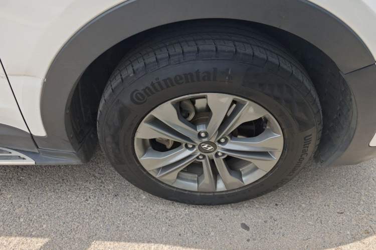 Used Hyundai Santa Fe 2013 Revised Version 2.4L Automatic All-Wheel Drive Smart Type Right Front Wheel Hub