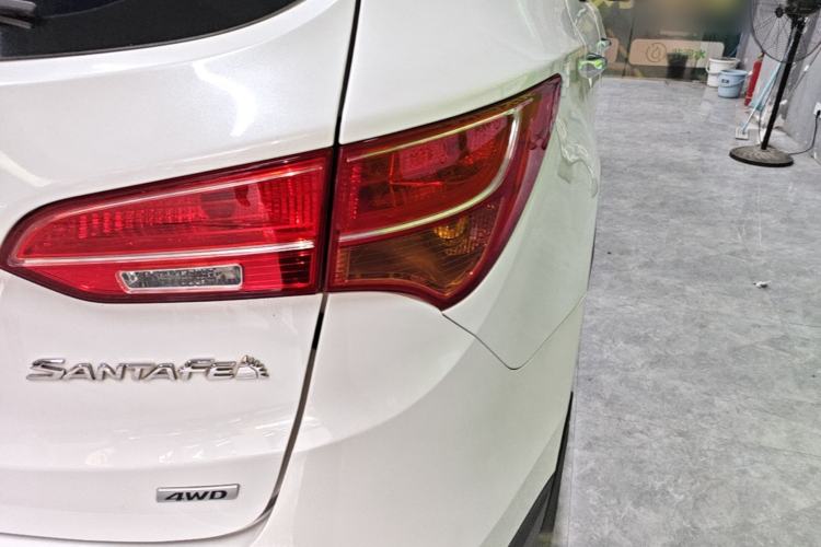 Used Hyundai Santa Fe 2013 Revised Version 2.4L Automatic All-Wheel Drive Smart Type Right Rear Taillight