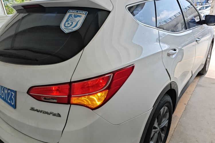Used Hyundai Santa Fe 2013 2.4L Automatic 2WD Comfort Edition Right Rear Taillight