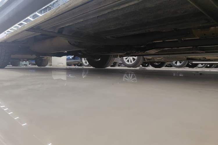 Used Hyundai Santa Fe 2013 2.4L Automatic Two-Wheel Drive Smart Version Right Side Sill
