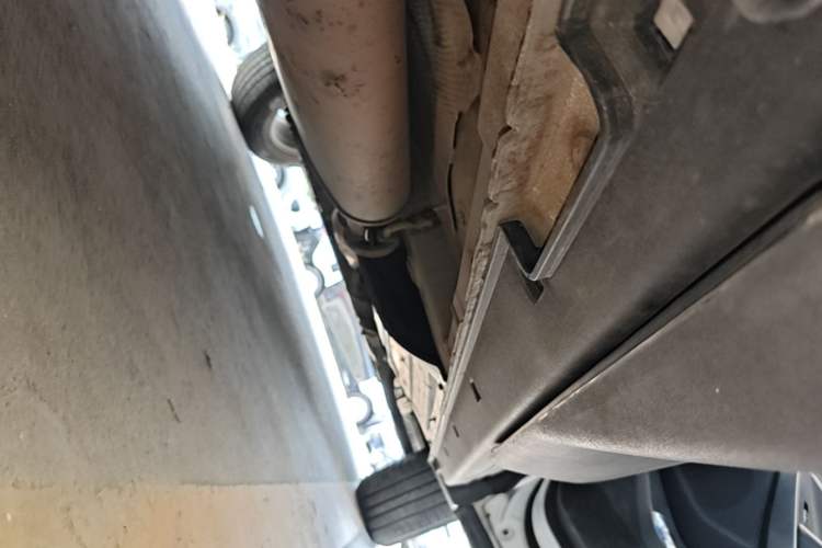 Used Hyundai Santa Fe 2013 2.4L Automatic 2WD Comfort Edition Right Side Sill