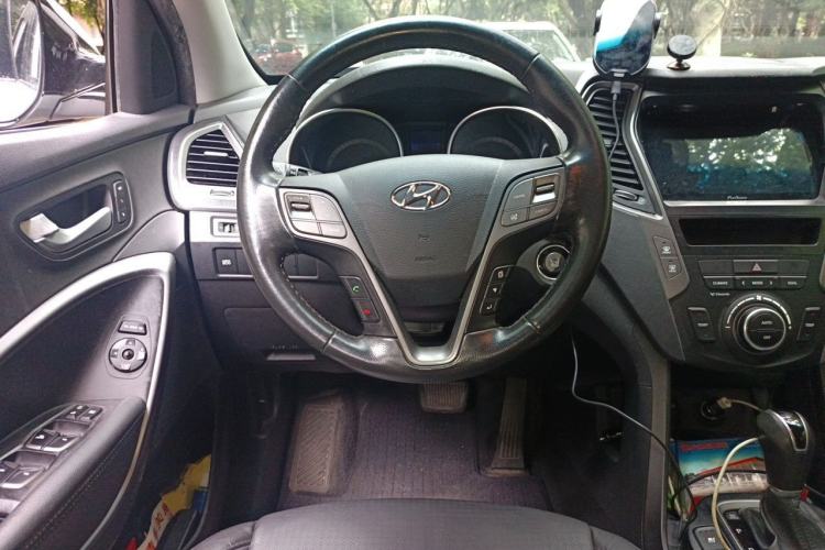 Used Hyundai Santa Fe 2013 Revised Version 2.0T Automatic All-Wheel Drive Prestige Edition Steering Wheel