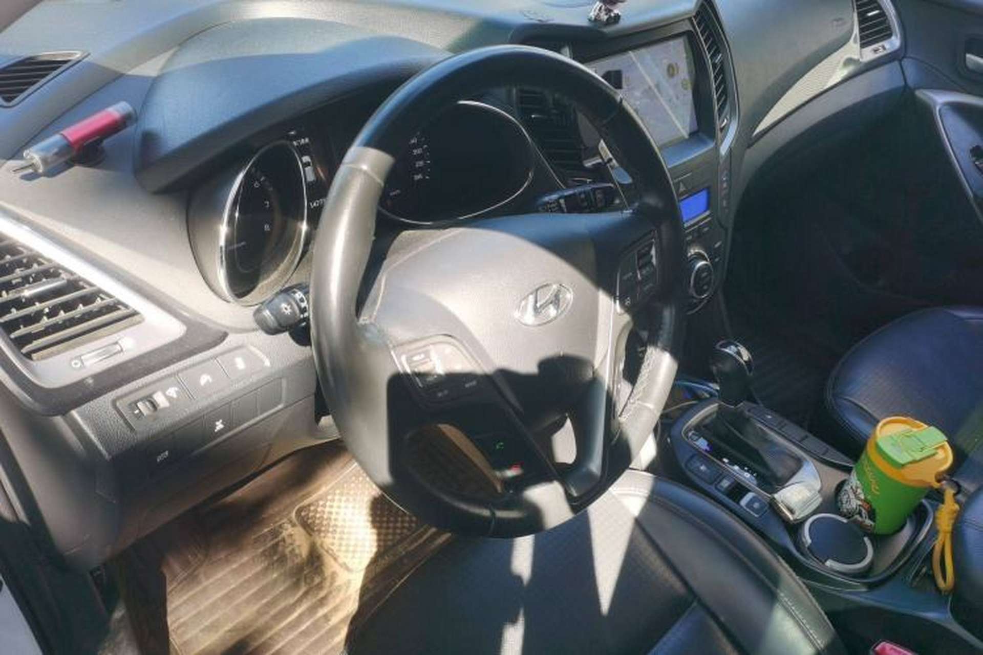 Used Hyundai Santa Fe 2013 2.4L Automatic 4x4 Prestige Edition Steering Wheel