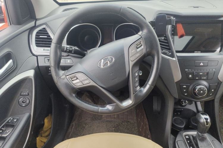 Used Hyundai Santa Fe 2013 2.4L Automatic 2WD Comfort Edition Steering Wheel