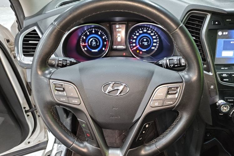 Used Hyundai Santa Fe 2013 Revised Version 2.4L Automatic All-Wheel Drive Smart Type Steering Wheel