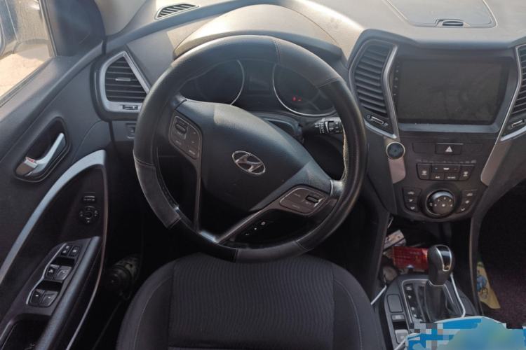 Used Hyundai Santa Fe 2013 2.4L Automatic 2WD Comfort Edition Steering Wheel