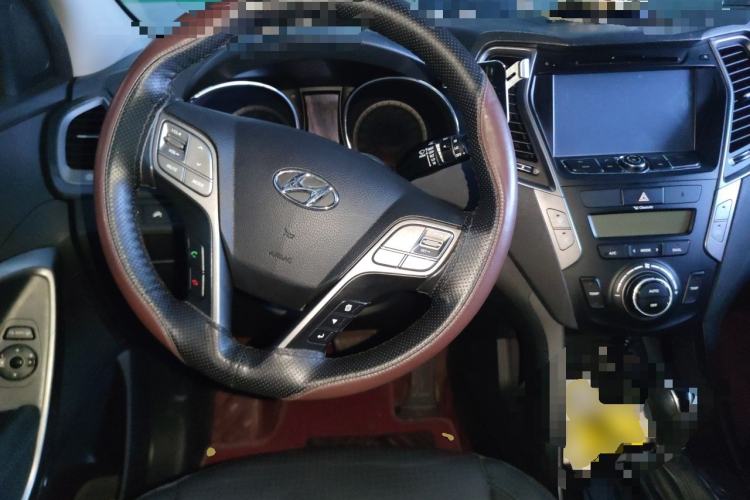 Used Hyundai Santa Fe 2013 2.4L Automatic Two-Wheel Drive Smart Version Steering Wheel