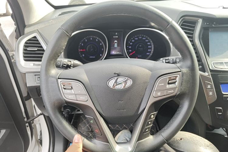 Used Hyundai Santa Fe 2013 2.4L Automatic 2WD Comfort Edition Steering Wheel