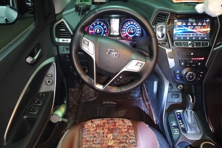 Used Hyundai Santa Fe 2013 2.4L Automatic 2WD Comfort Edition Steering Wheel