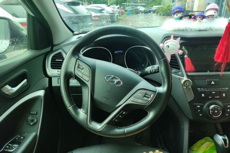 Used Hyundai Santa Fe 2013 2.4L Automatic 2WD Comfort Edition Steering Wheel