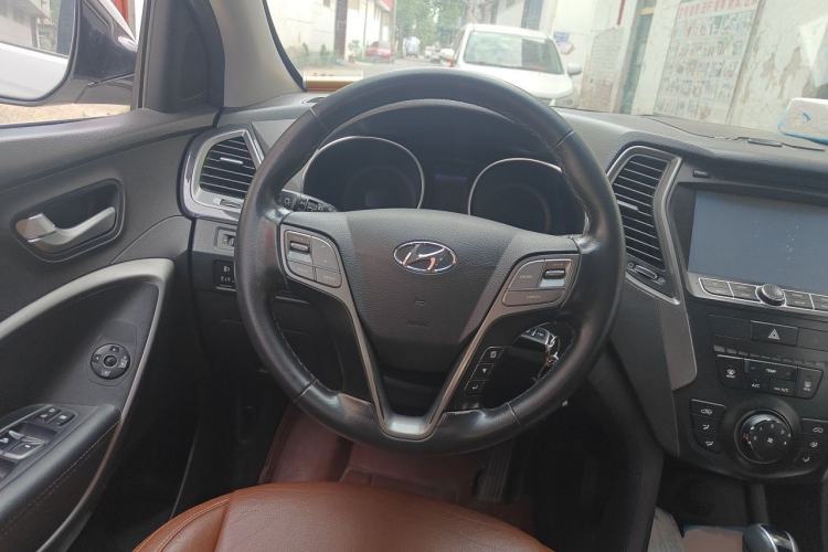 Used Hyundai Santa Fe 2013 2.4L Automatic 2WD Comfort Edition Steering Wheel