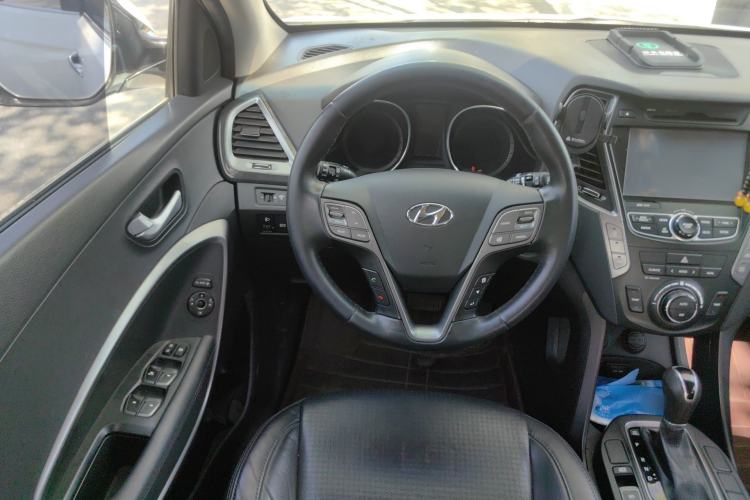 Used Hyundai Santa Fe 2013 Revised Version 2.4L Automatic All-Wheel Drive Smart Type Steering Wheel