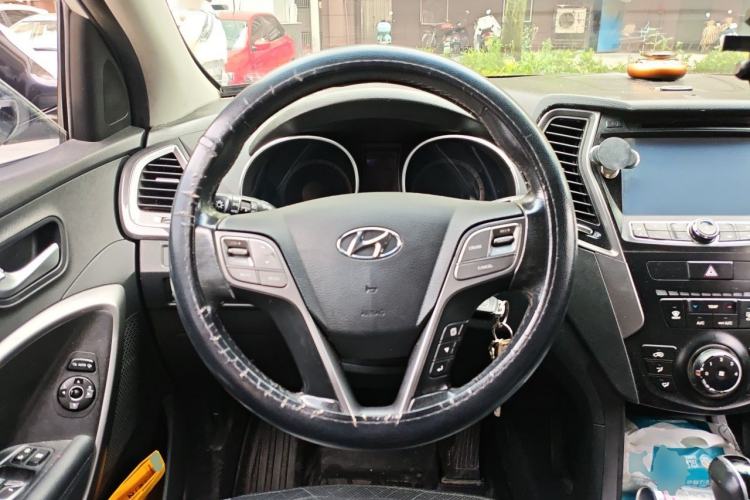 Used Hyundai Santa Fe 2013 2.4L Automatic 2WD Comfort Edition Steering Wheel