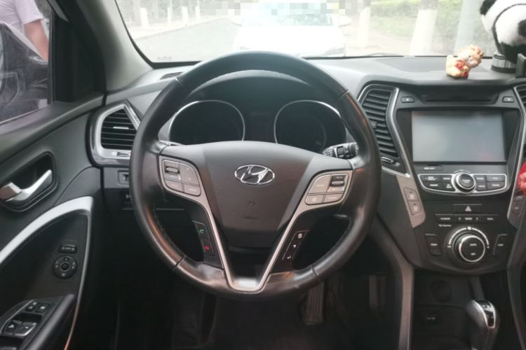 Used Hyundai Santa Fe 2013 Revised Version 2.4L Automatic All-Wheel Drive Smart Type Steering Wheel
