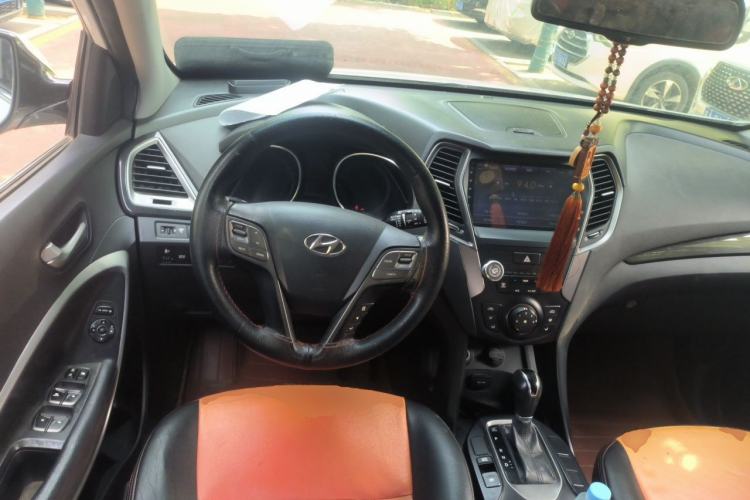 Used Hyundai Santa Fe 2013 2.4L Automatic 2WD Comfort Edition Steering Wheel